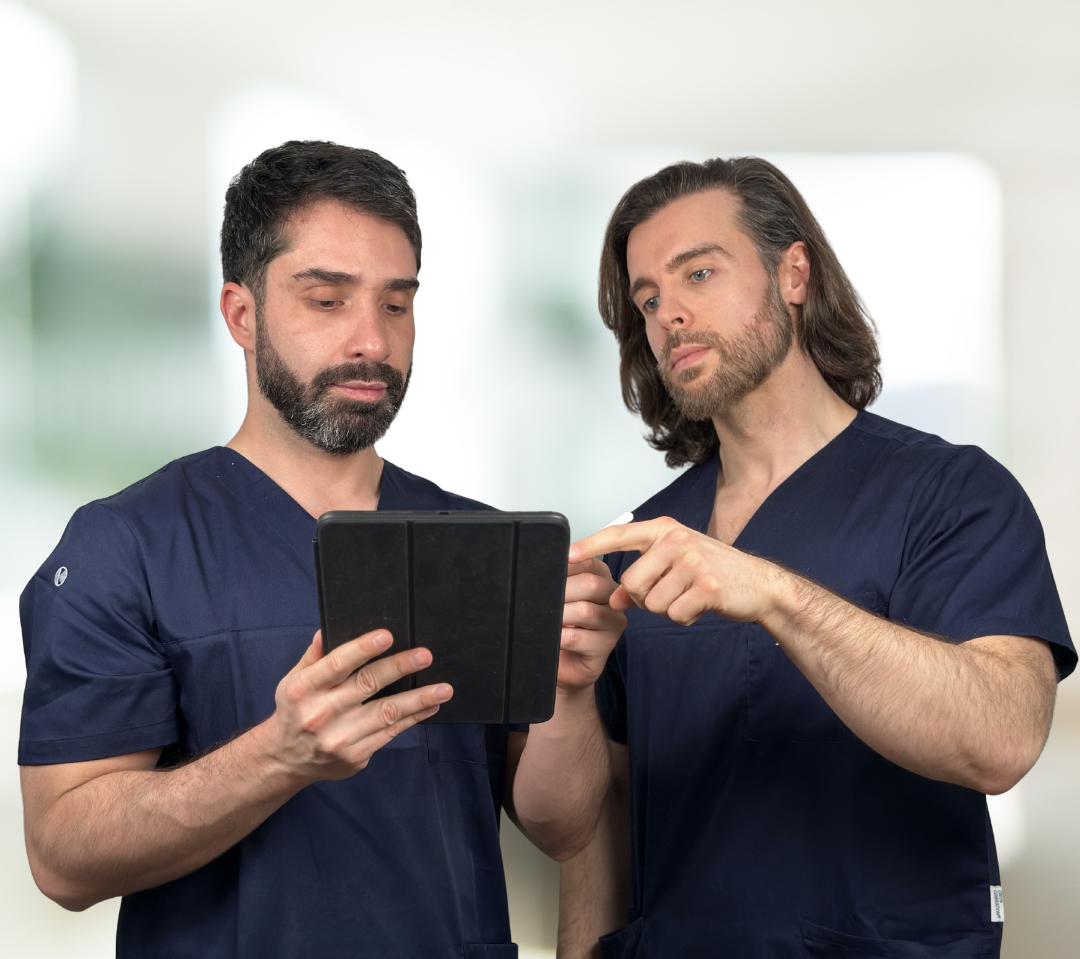 Doctores de Clínica Imaging durante una valoración médica